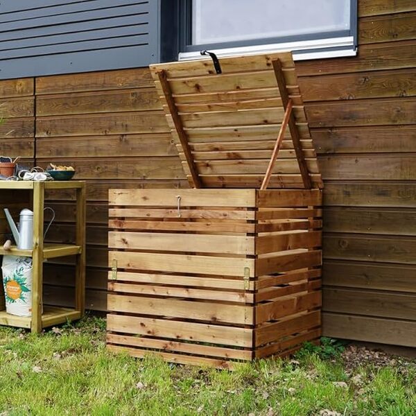Découvrez notre test du composteur en bois Jardipolys 420 L LIGN Z : avis sur ses performances, ses avantages et son impact écologique. Créez facilement du compost de qualité chez vous !