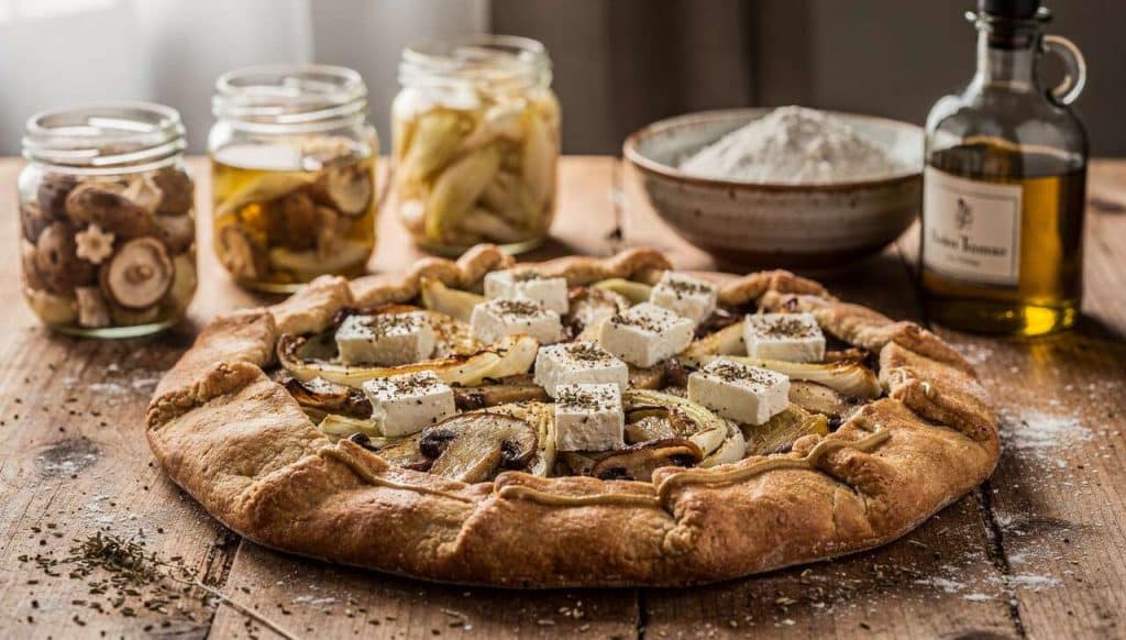 Tarte rustique champignons, endives et feta anti-gaspi