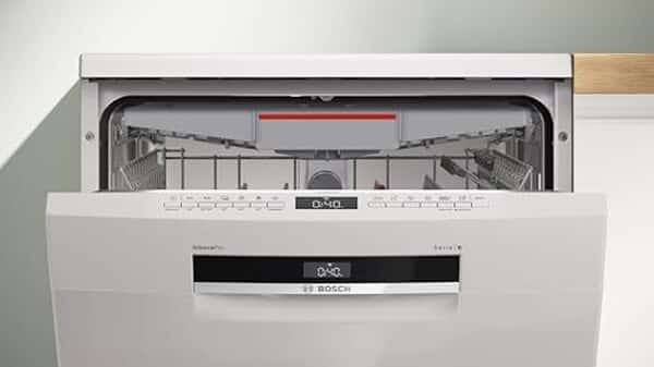 Découvrez le lave-vaisselle Bosch série 6 : performance, élégance et innovation au rendez-vous pour une vaisselle impeccable.
