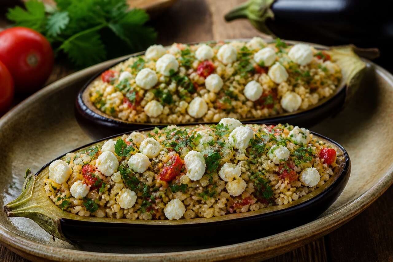 Recette: aubergines farcies au riz ou quinoa, feta et herbes